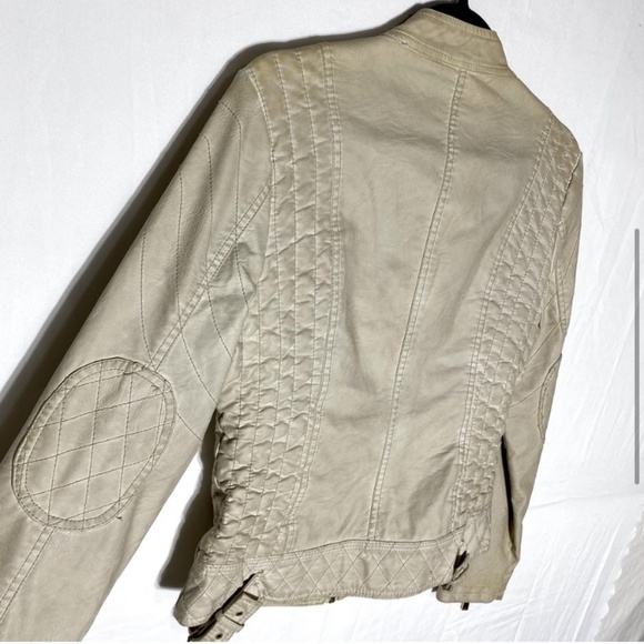 Vintage Roosevelt American College Beige Distressed Faux Leather Jacket M - Picture 5 of 16